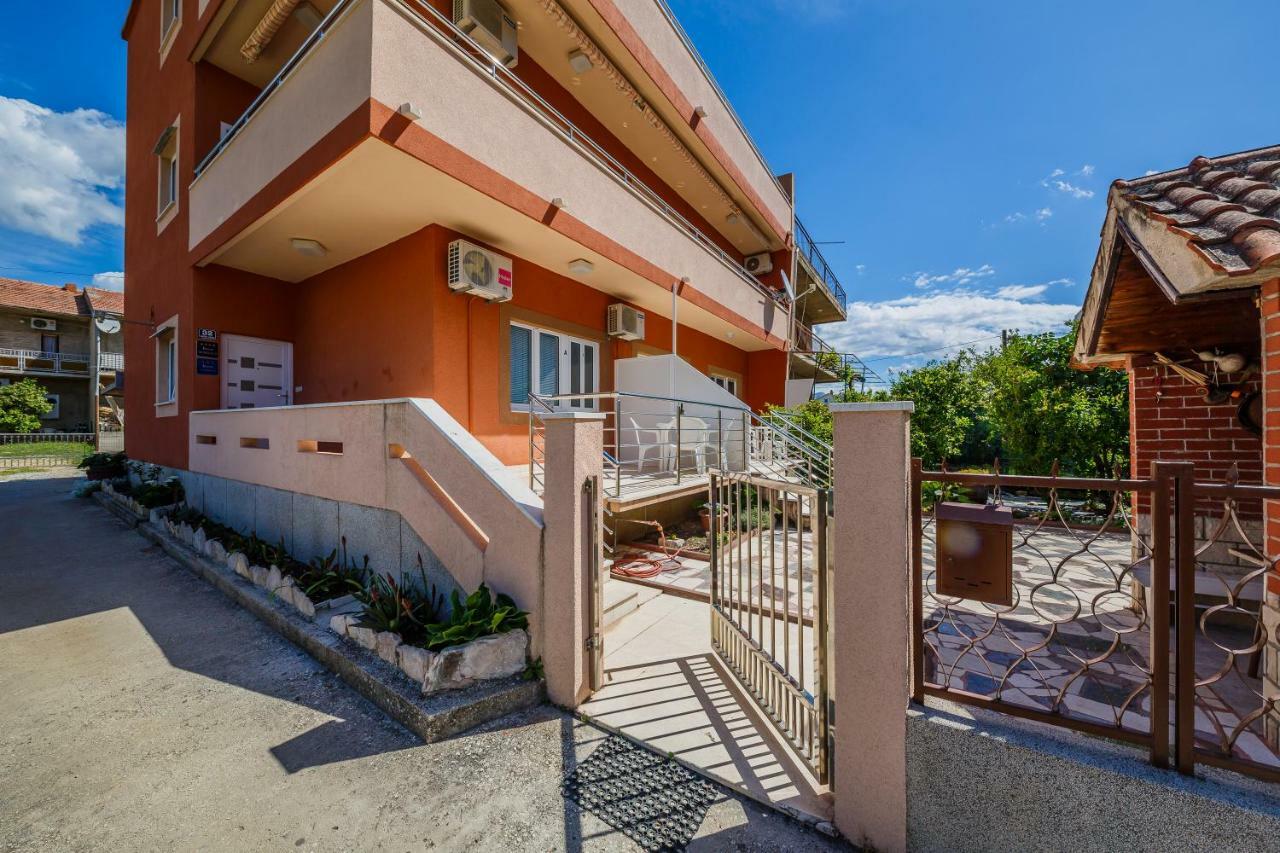 Apartman Sunce Apartment Kaštela Екстериор снимка